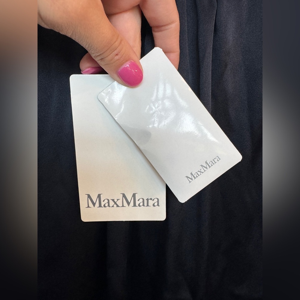 NWT MaxMara Orel Silk Blouse
Size 10 - Picture 8 of 10